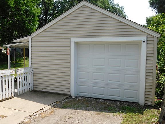 3rd image of 5201 Bell Ave