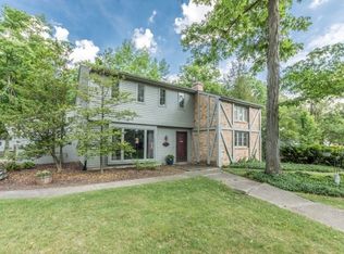 5010 Oak Creek Ct, Fort Wayne, IN