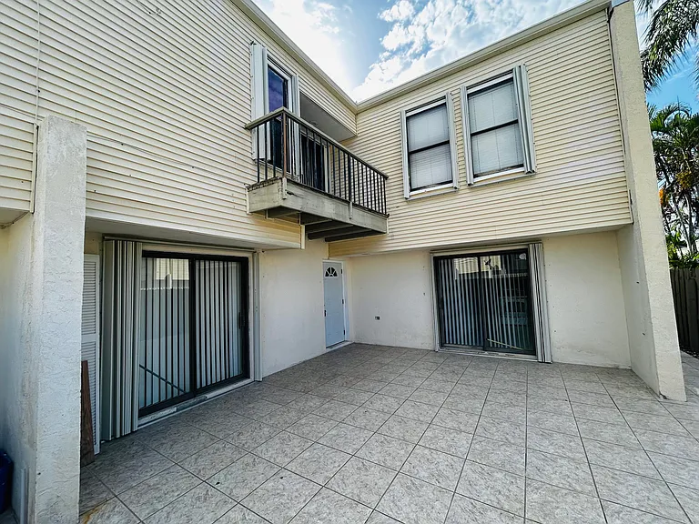 11983 Shakerwood Ln — Photo 6