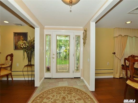 3rd image of 17 Lesley Ln