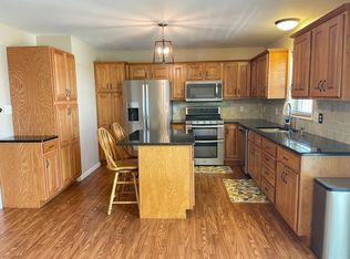 658 Royal View Dr, Lancaster, PA 17601