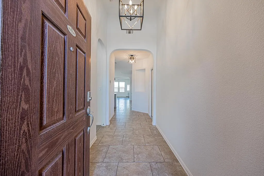 3 bed, 2.5 bath, 2214 sqft, $2,975 — Photo 3
