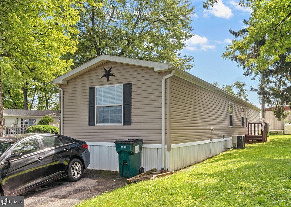1st image of 4305 Ridge Dr