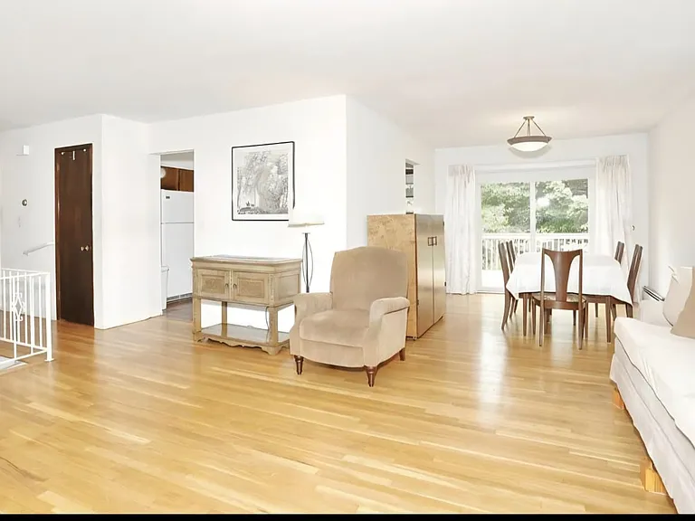 9 Augur Rd — Photo 2