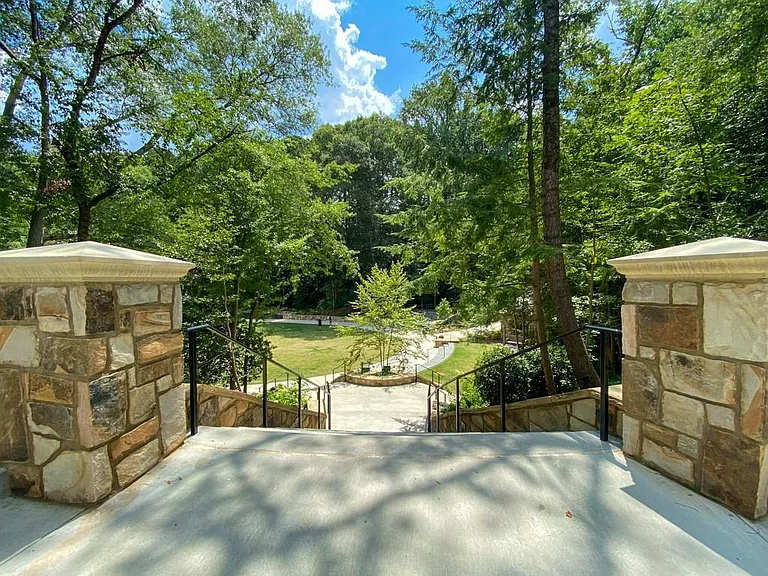 4 Montclair Dr NE — Photo 28