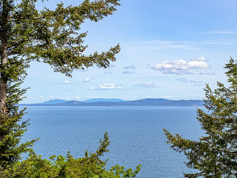 Cordova Bay Rd — Photo 62