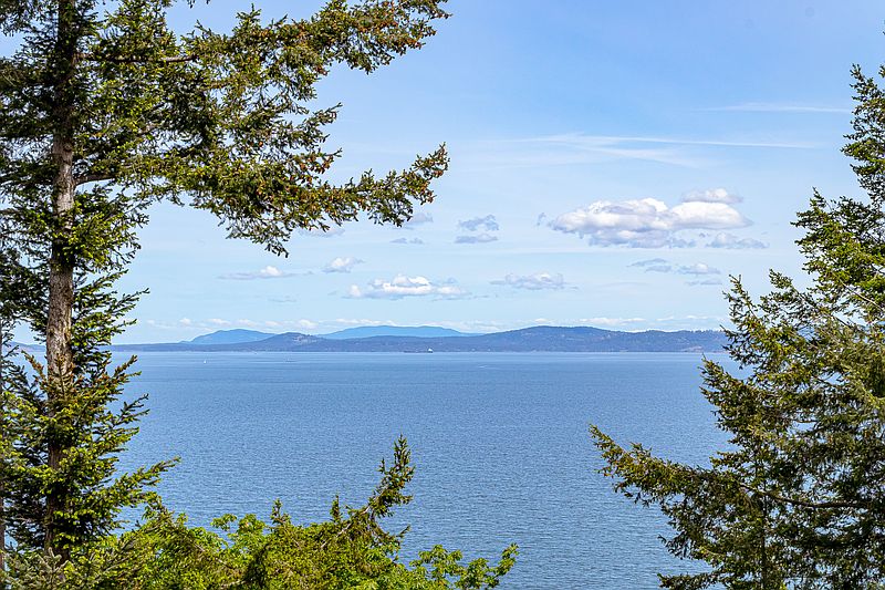 Saanich House for rent - 3 Bedrooms — photo 61
