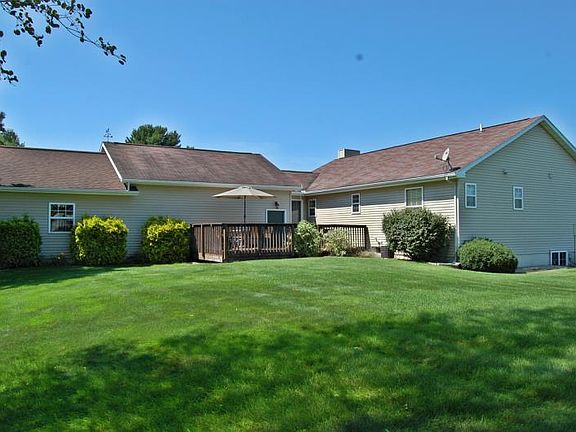 2nd image of 6860 Blossom Ct