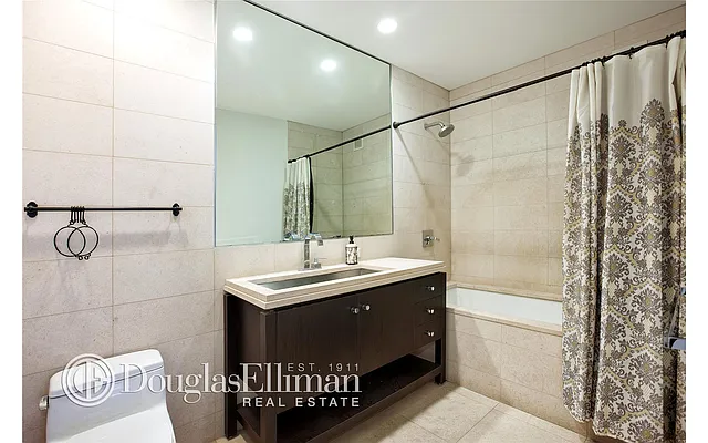 Rented by Douglas Elliman | media 22