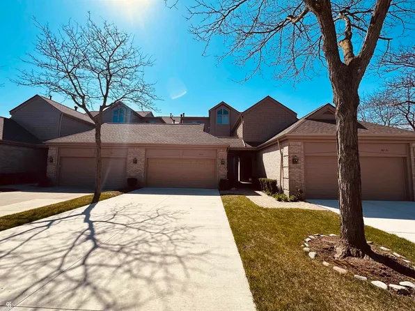 26141 Harbour Pointe Dr, Harrison Township, MI 48045