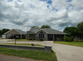 182 Olmos St, Zapata, TX 78076