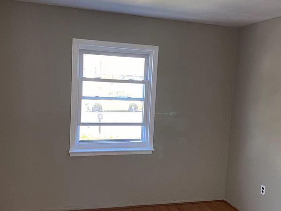 2nd image of 20 Furness Pl Floor 2