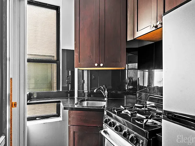 98 Thompson St #35 — Photo 8