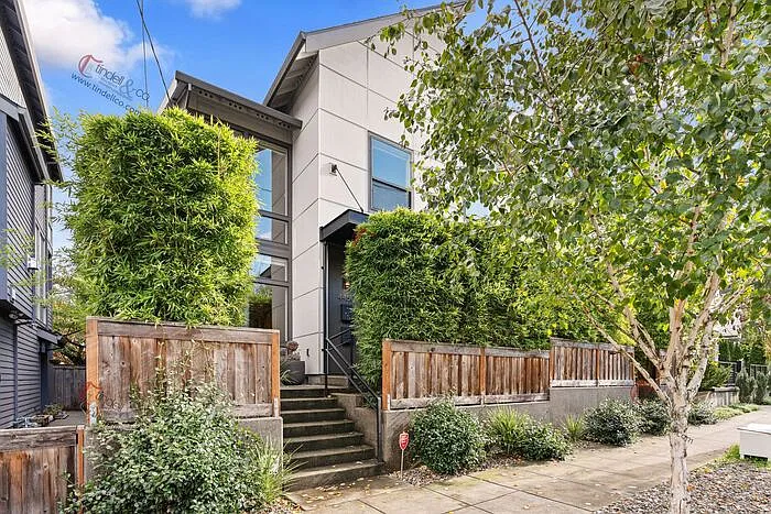 3 bed, 2.5 bath, 2252 sqft, $3,995 — Photo 1