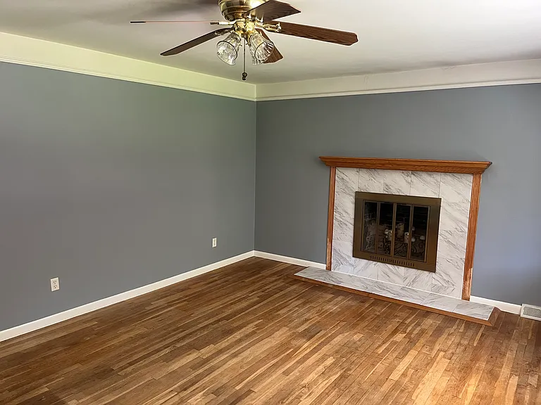364 Cherryland St — Photo 2