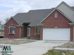 21415 Pine Cone Dr, Update, MI 48044