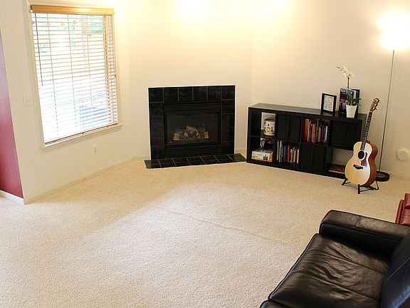 5th image of 2715 Barclay Way