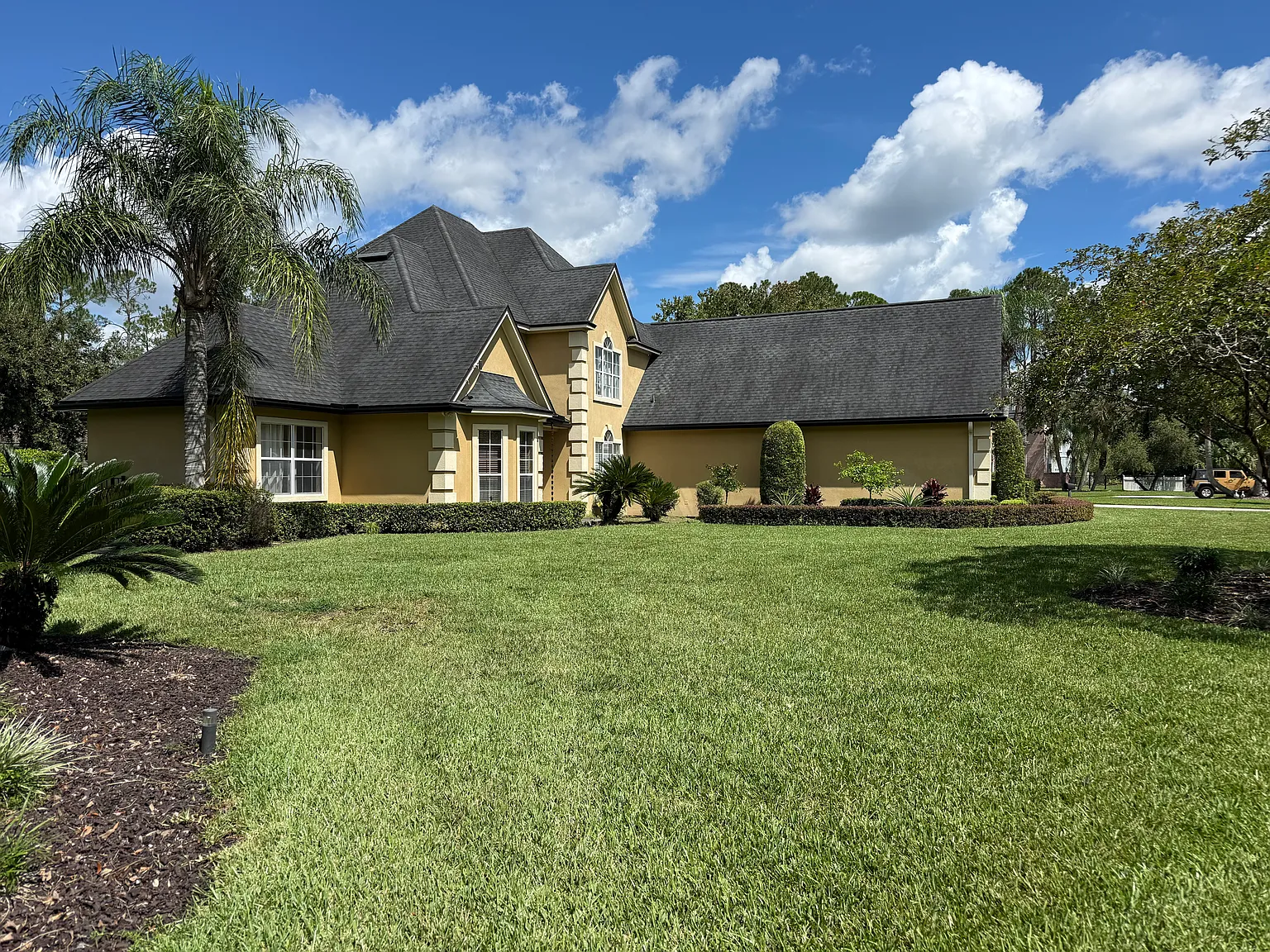 5 bed, 3.5 bath, 3875 sqft, $4,300 — Photo 2