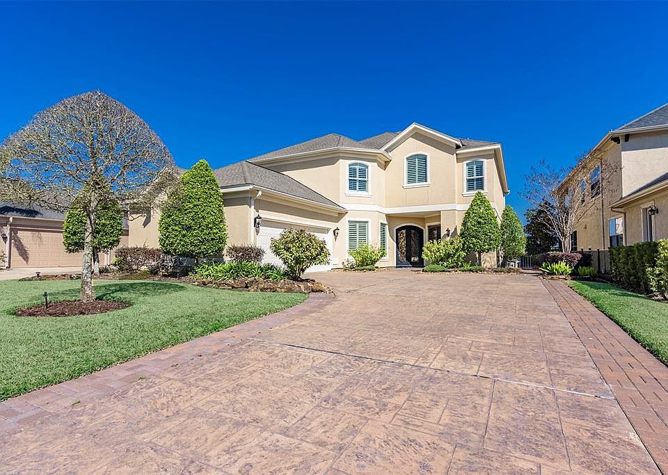 1st image of 736 Pegasus Ln