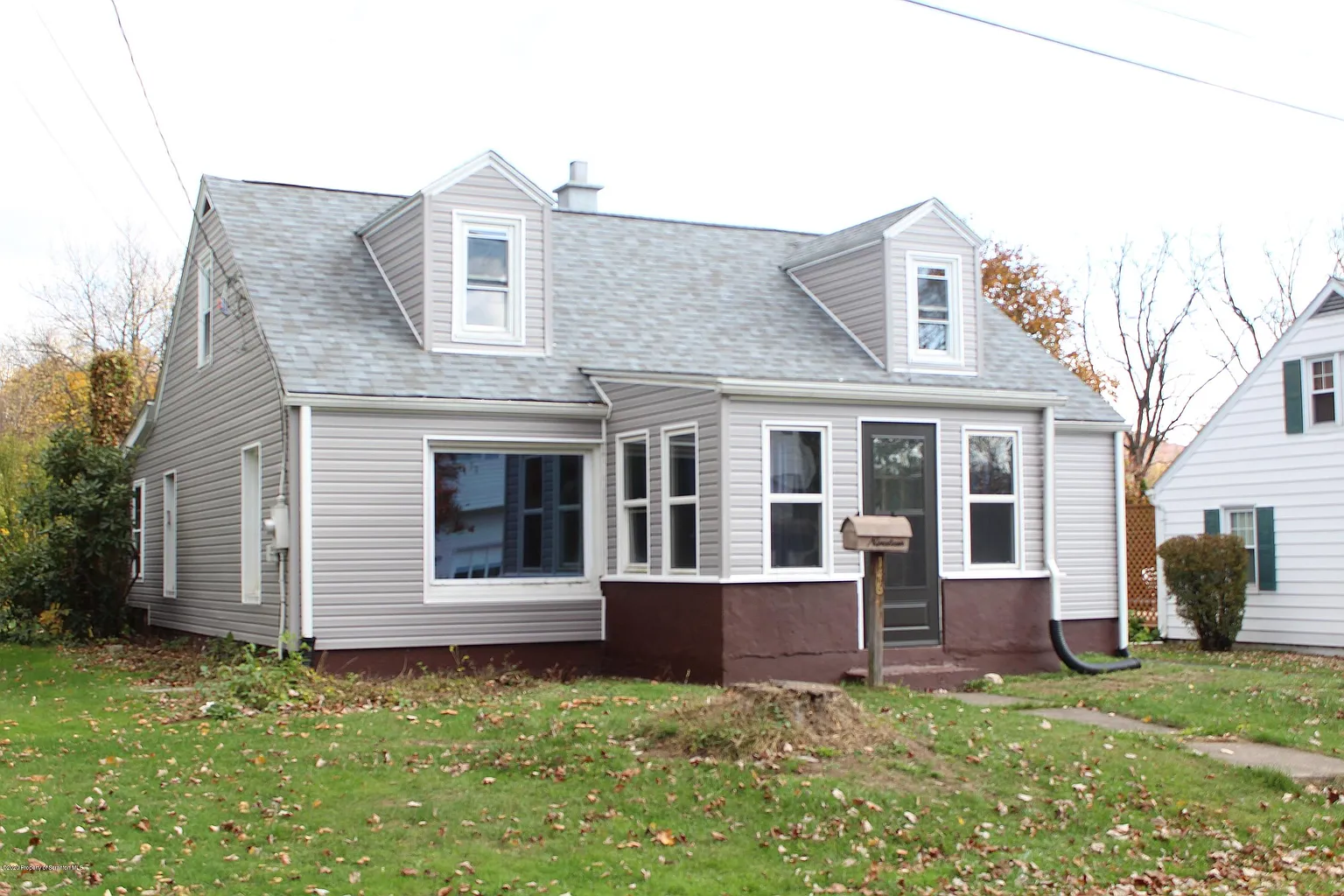 146 Spruce St photo 1