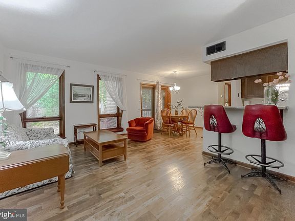 2nd image of 44759 Woodlake Ct APT 729
