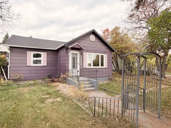 4524 S 48th Ave, Rocky Mountain House, AB T4T 1C4