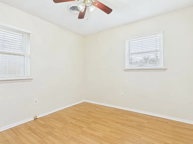 4663 SE Brighton Dr — Photo 13