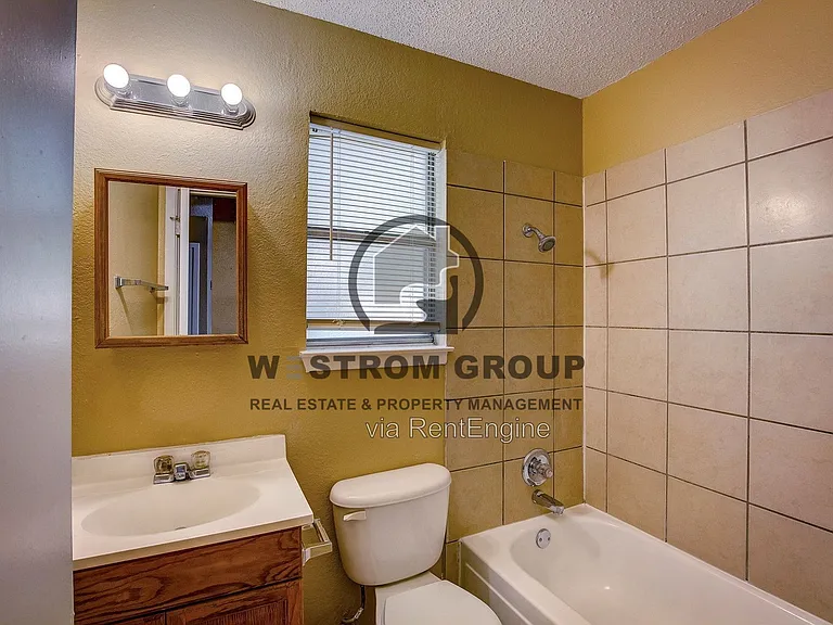 2700 S Adams St — Photo 17