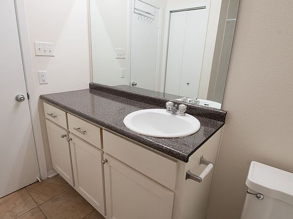 2nd image of 206 Wilshire Dr