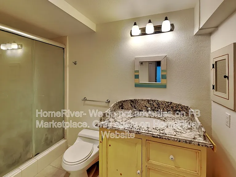 2220 Cannes Sq — Photo 17