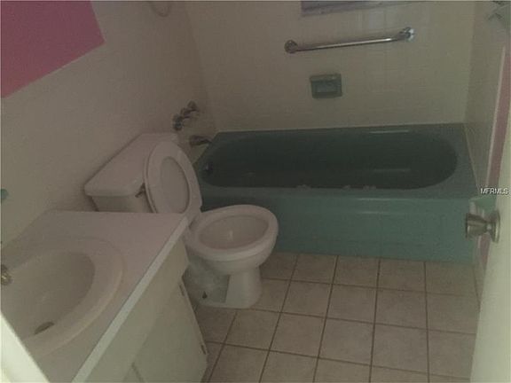 3rd image of 5100 Lily St