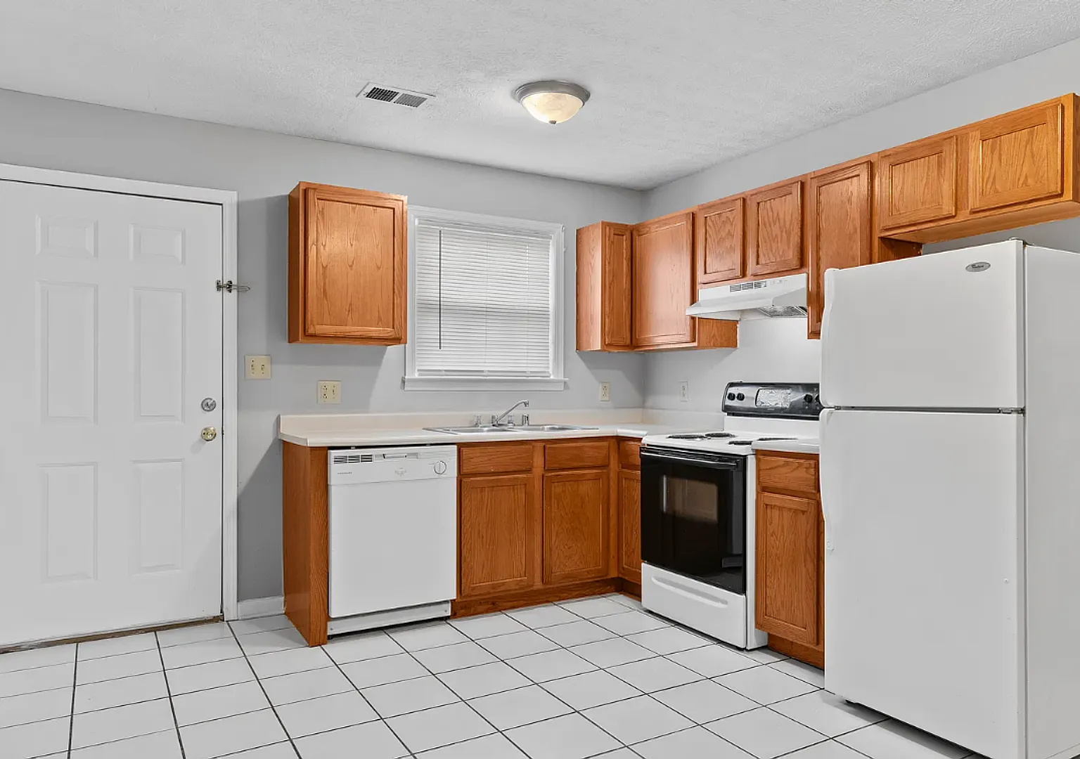 1100 Richmond Green Dr — Photo 1
