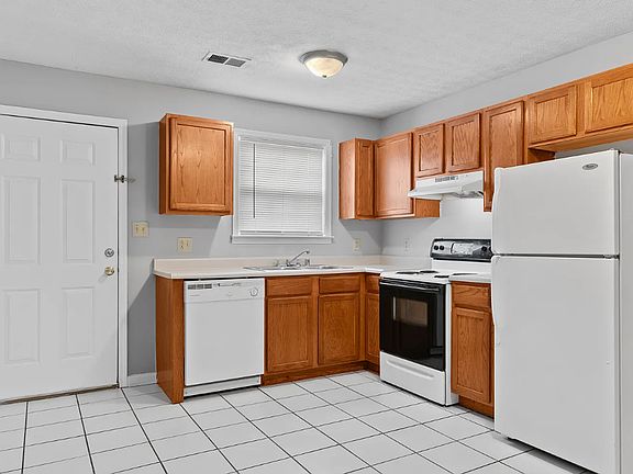 2nd image of 1100 Richmond Green Dr APT 4