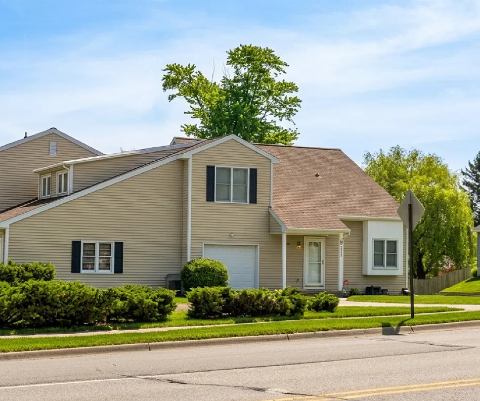 3 bed, 1.5 bath, 1500 sqft, $1,650 — Photo 1
