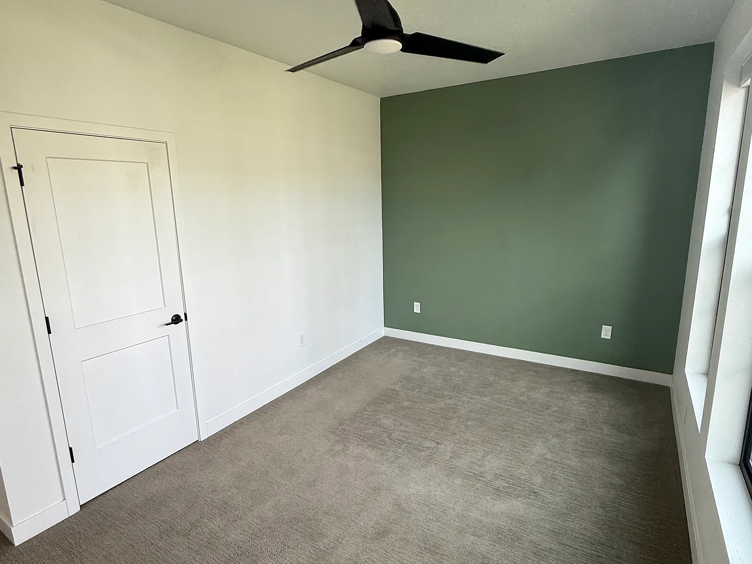 2 bed, 2.5 bath, 1268 sqft, $2,000 — Photo 2