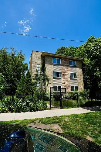 1404 W Estes Ave Photo 1