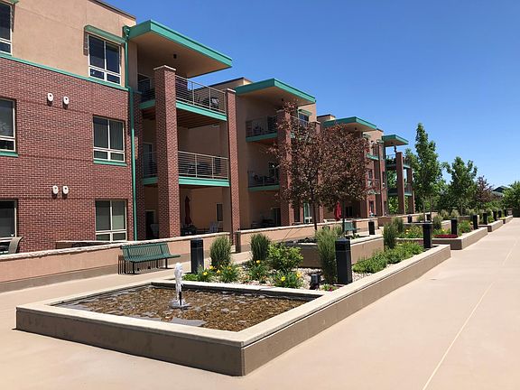 Top floor unit with elevator and underground parking