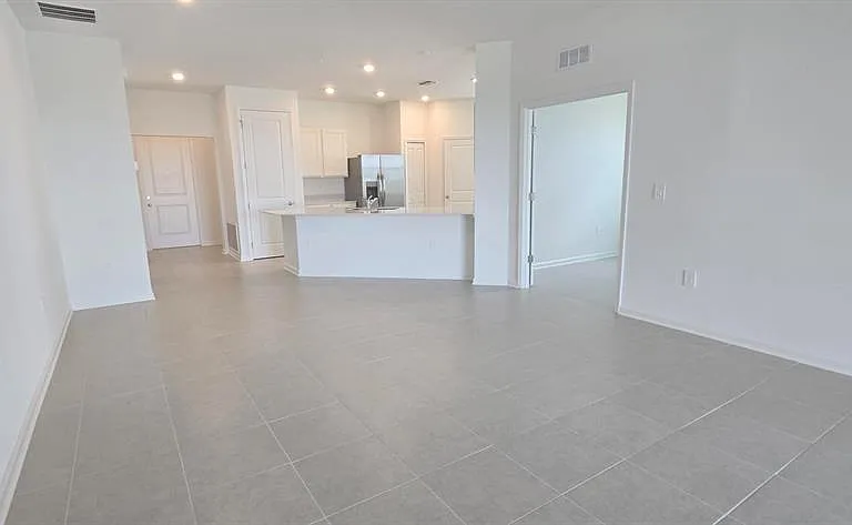 3024 W Chicago Ave — Photo 5