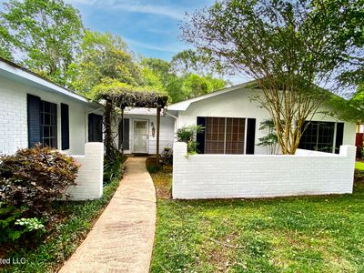 1812 Seacliffe Dr, Gautier, MS, 39553