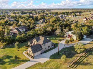 5200 Vintage Oaks Ct, College Station, TX 77845
