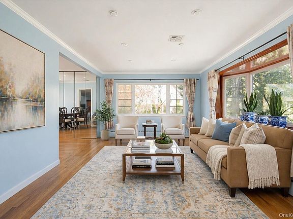 3rd image of 7 Elliot Road