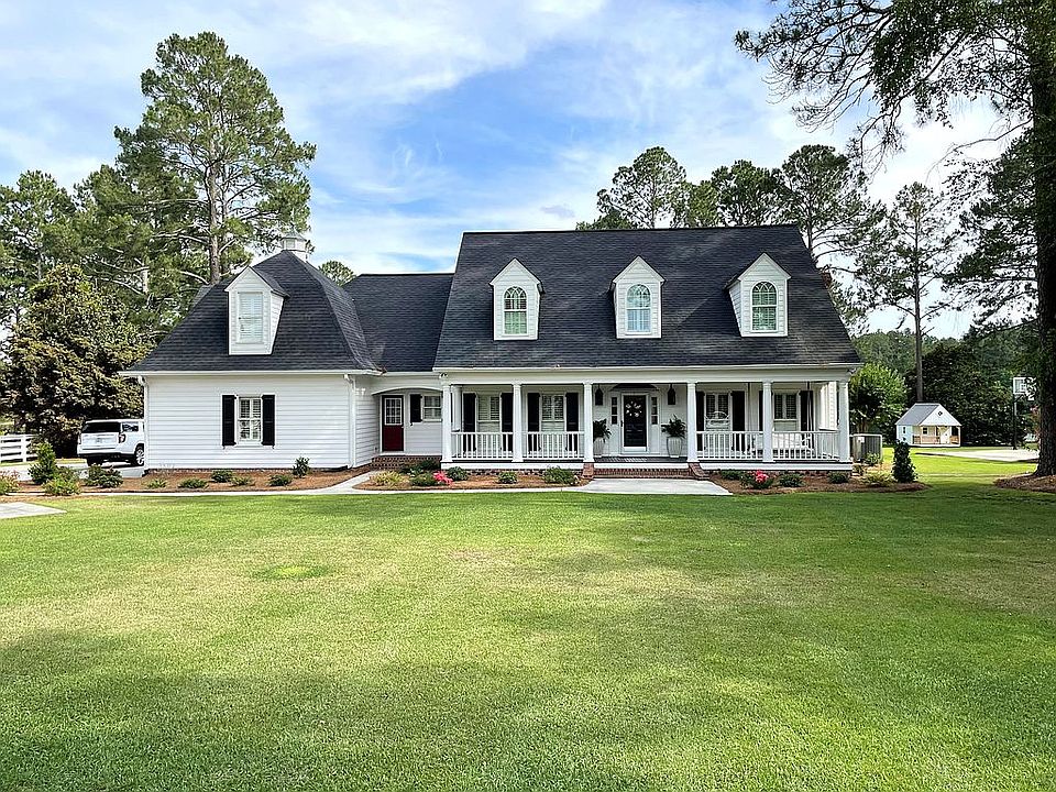 Brand new landscaping/sod! 