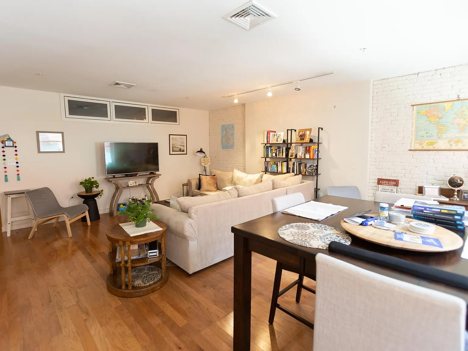 1 bed, 941 sqft, $3,600 — Photo 3