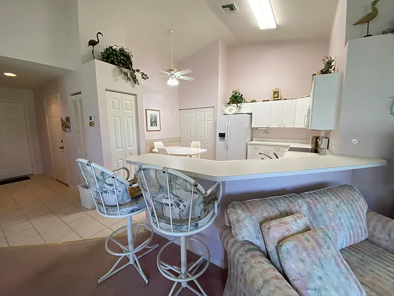 1704 Edgewater Ln — Photo 4