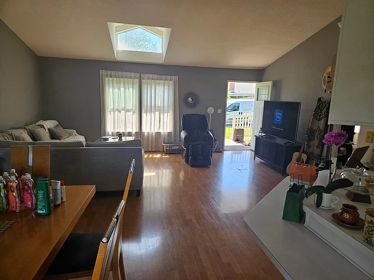 788 Poindexter Ave — Photo 6