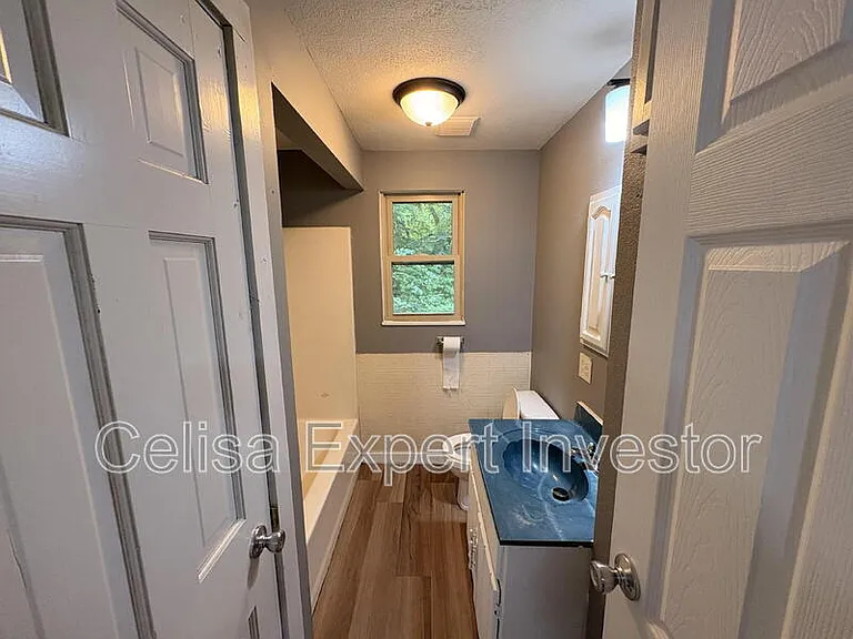 1419 Huestis Ave — Photo 4