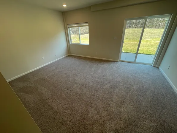 2767 Bristol Ridge Dr, Ann Arbor, MI 48105