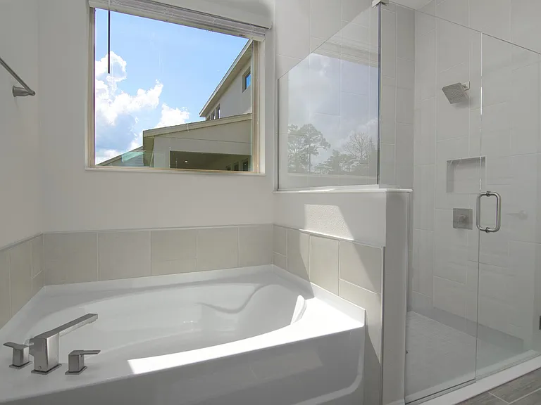 11045 E Bay St — Photo 22