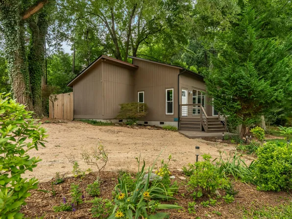 413 Lakeshore Dr, Hillsborough, NC 27278