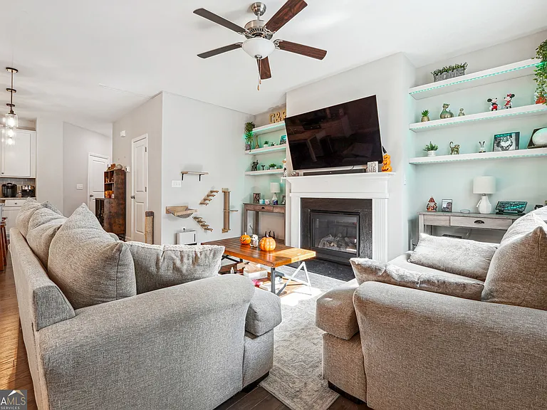 1616 Lansing Bluff Walk — Photo 15